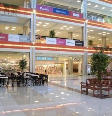 13 новых торговых центров открылись в Петербурге в 2013 году